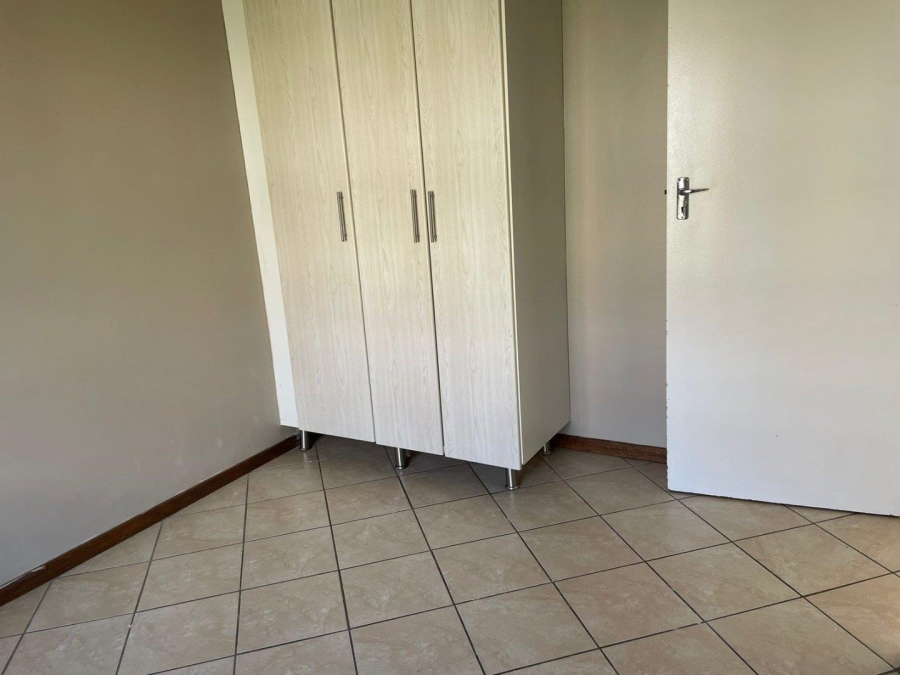 To Let 2 Bedroom Property for Rent in Noordwyk Gauteng