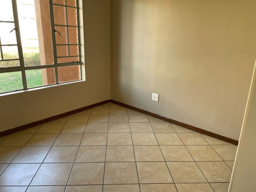 To Let 2 Bedroom Property for Rent in Noordwyk Gauteng