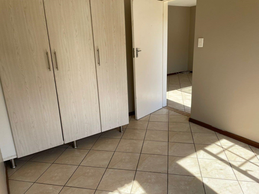 To Let 2 Bedroom Property for Rent in Noordwyk Gauteng