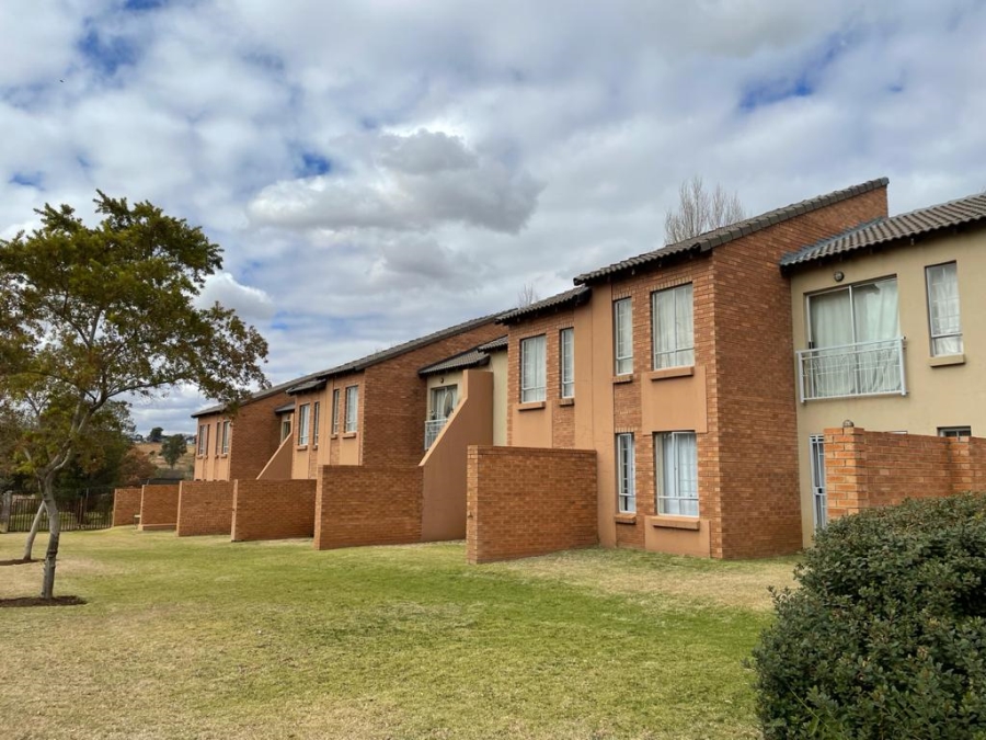 To Let 2 Bedroom Property for Rent in Noordwyk Gauteng