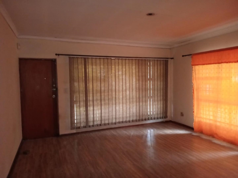 5 Bedroom Property for Sale in Weavind Park Gauteng