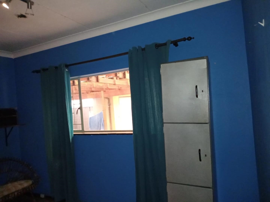 5 Bedroom Property for Sale in Weavind Park Gauteng