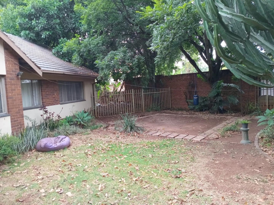 5 Bedroom Property for Sale in Weavind Park Gauteng