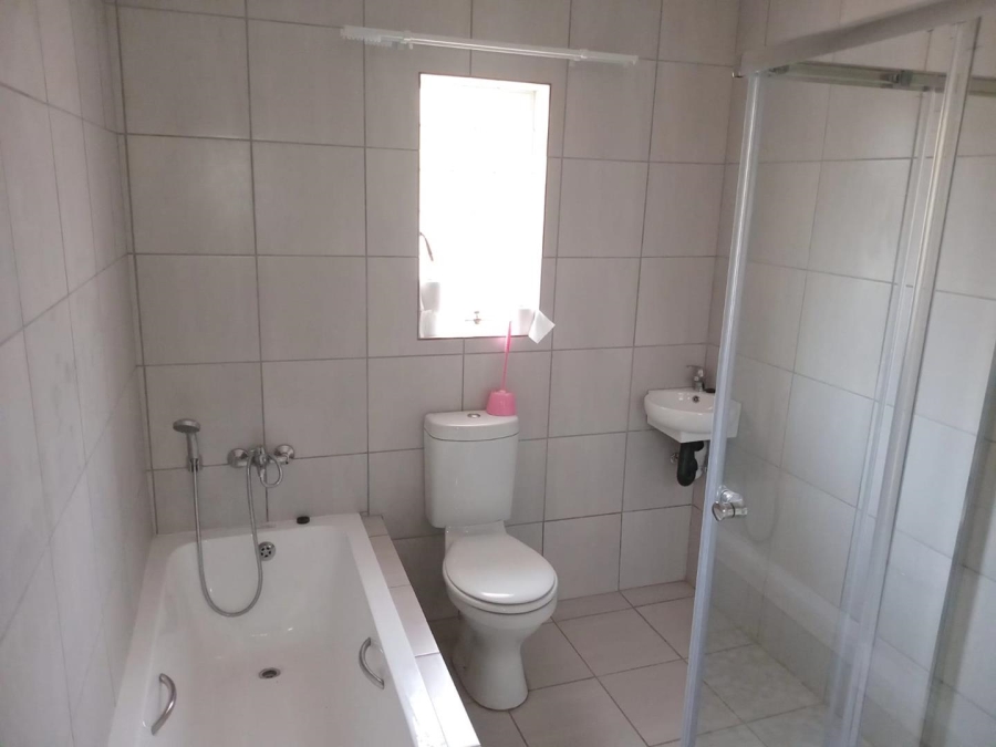 3 Bedroom Property for Sale in East Lynne Gauteng