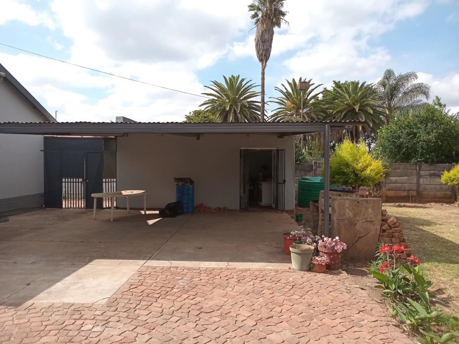 3 Bedroom Property for Sale in East Lynne Gauteng