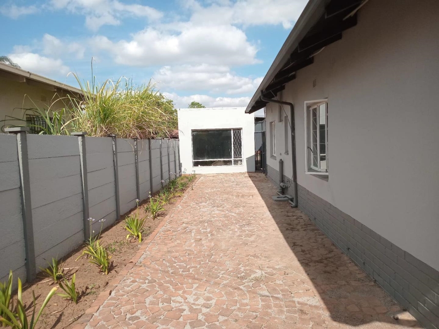 3 Bedroom Property for Sale in East Lynne Gauteng