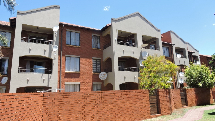 2 Bedroom Property for Sale in Eco Park Gauteng