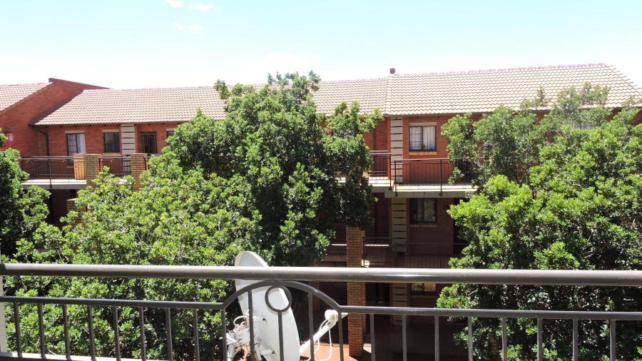 2 Bedroom Property for Sale in Eco Park Gauteng