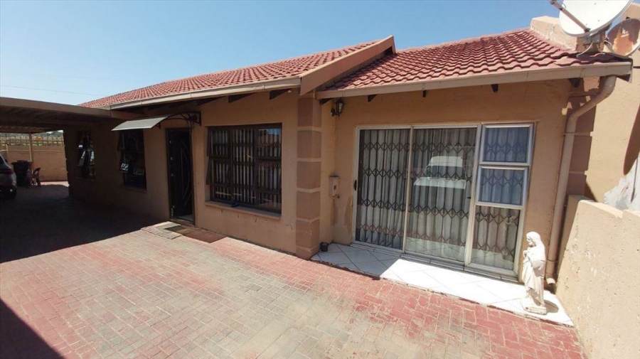 3 Bedroom Property for Sale in Birchleigh North Gauteng