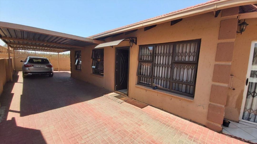 3 Bedroom Property for Sale in Birchleigh North Gauteng