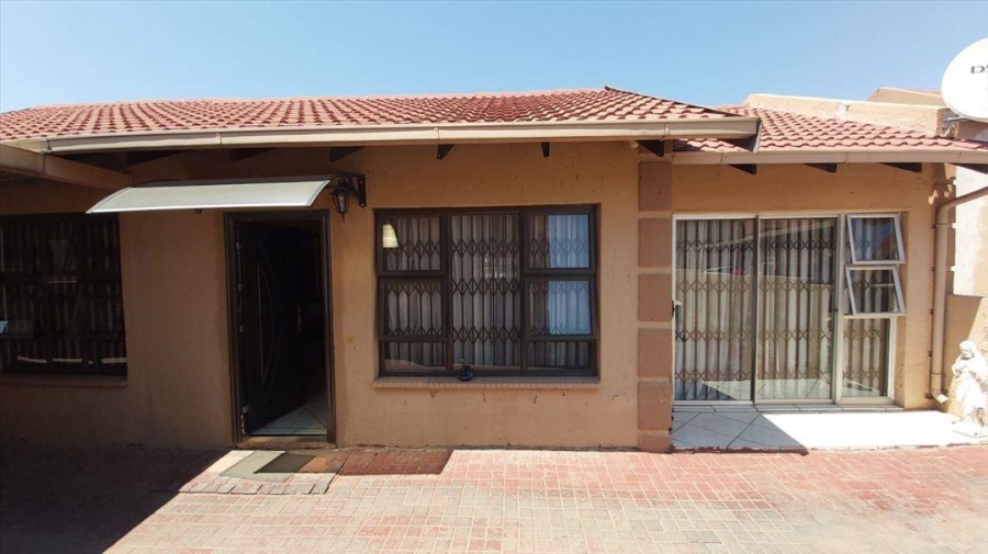 3 Bedroom Property for Sale in Birchleigh North Gauteng