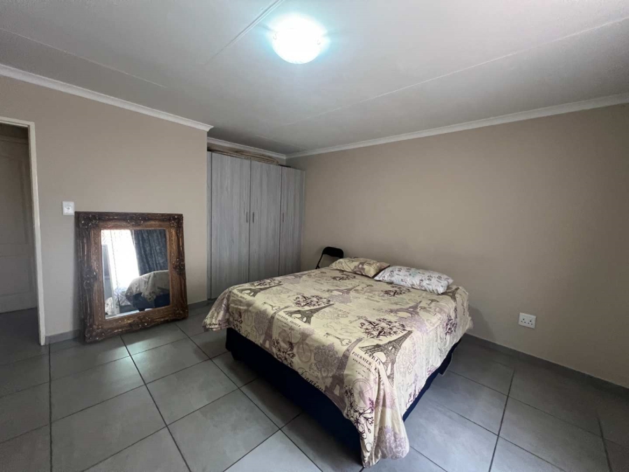 To Let 2 Bedroom Property for Rent in Florida Gauteng