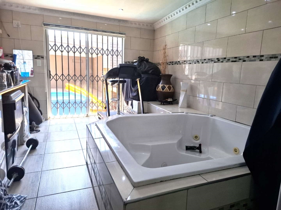 5 Bedroom Property for Sale in Turffontein Gauteng