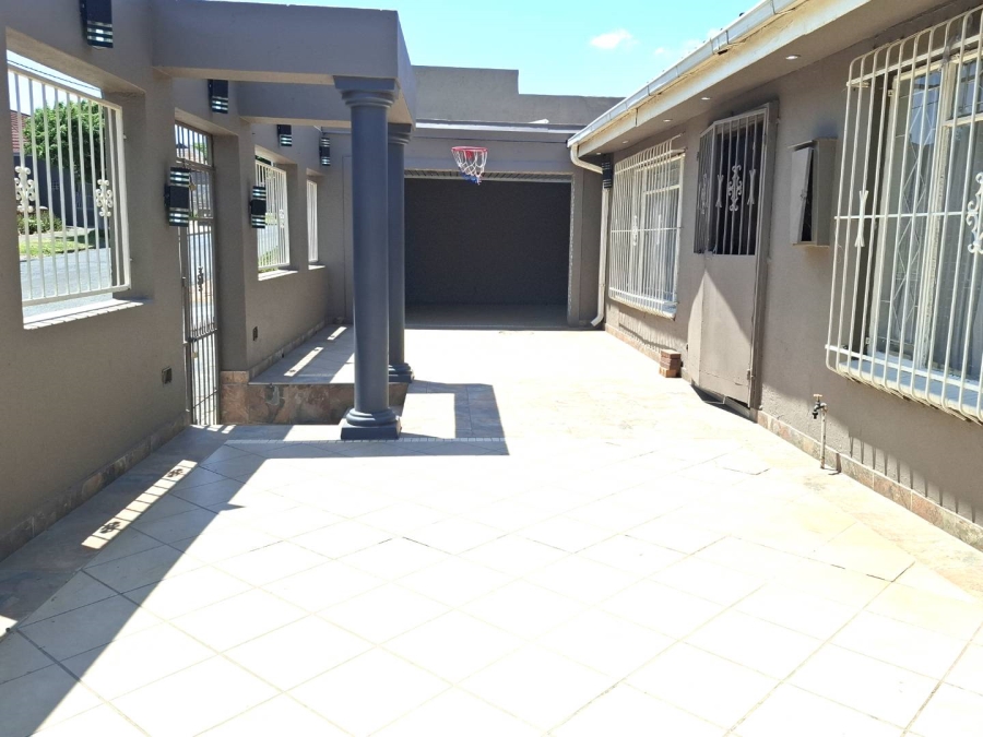 5 Bedroom Property for Sale in Turffontein Gauteng