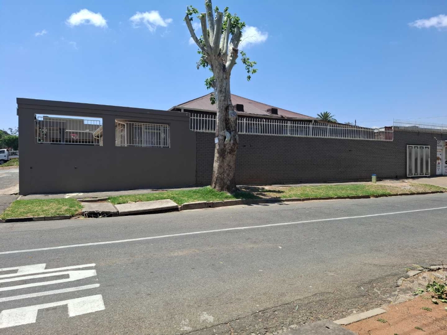 5 Bedroom Property for Sale in Turffontein Gauteng