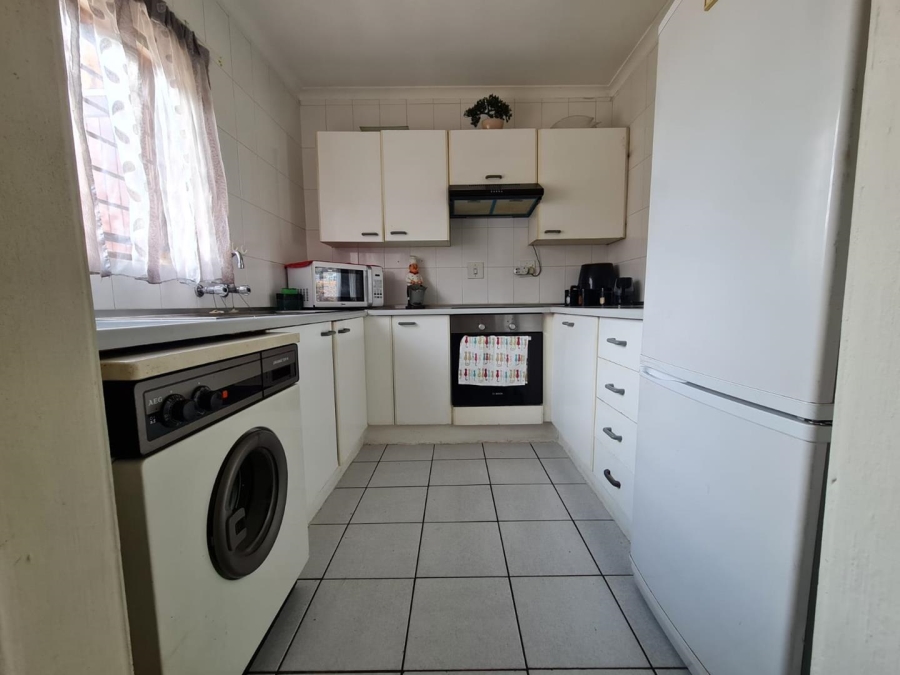 2 Bedroom Property for Sale in Bassonia Gauteng