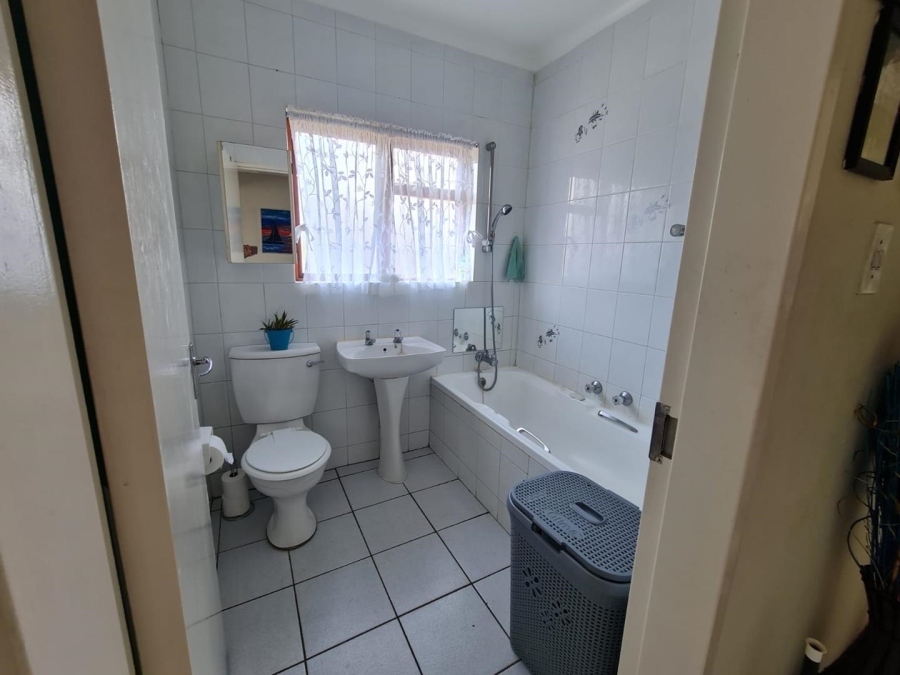 2 Bedroom Property for Sale in Bassonia Gauteng