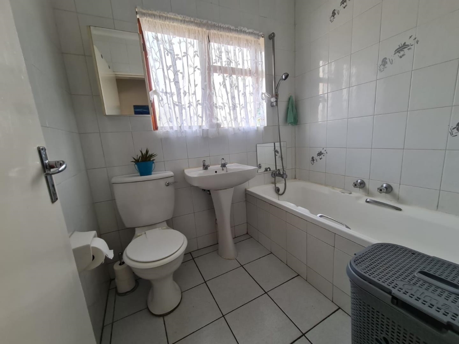 2 Bedroom Property for Sale in Bassonia Gauteng