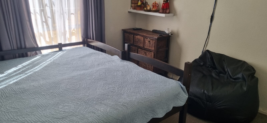 2 Bedroom Property for Sale in Oakdene Gauteng