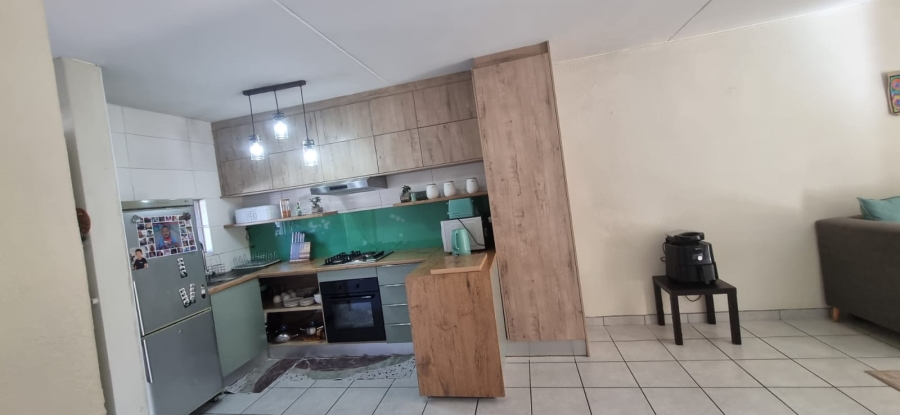 2 Bedroom Property for Sale in Oakdene Gauteng