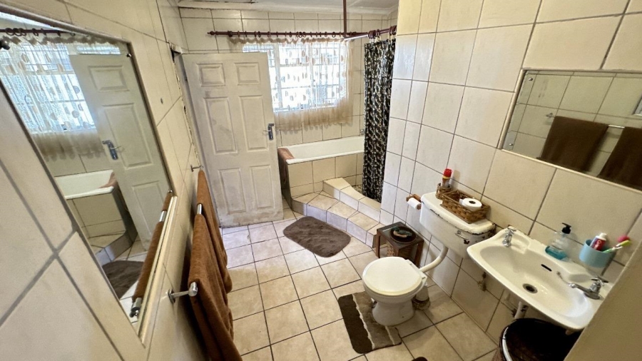 4 Bedroom Property for Sale in Rosettenville Gauteng