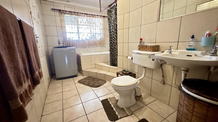 4 Bedroom Property for Sale in Rosettenville Gauteng