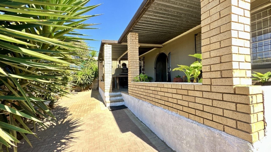 4 Bedroom Property for Sale in Rosettenville Gauteng