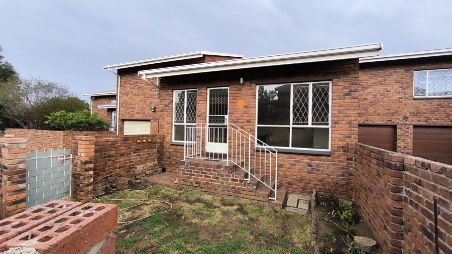 3 Bedroom Property for Sale in Brackenhurst Gauteng