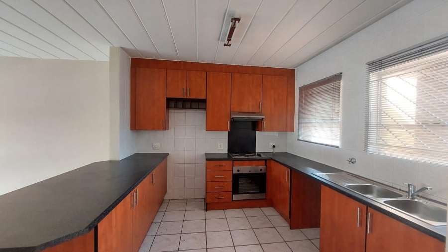 To Let 2 Bedroom Property for Rent in Randhart Gauteng