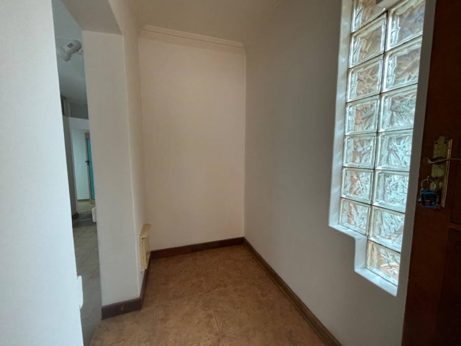 To Let 2 Bedroom Property for Rent in Wilro Park Gauteng