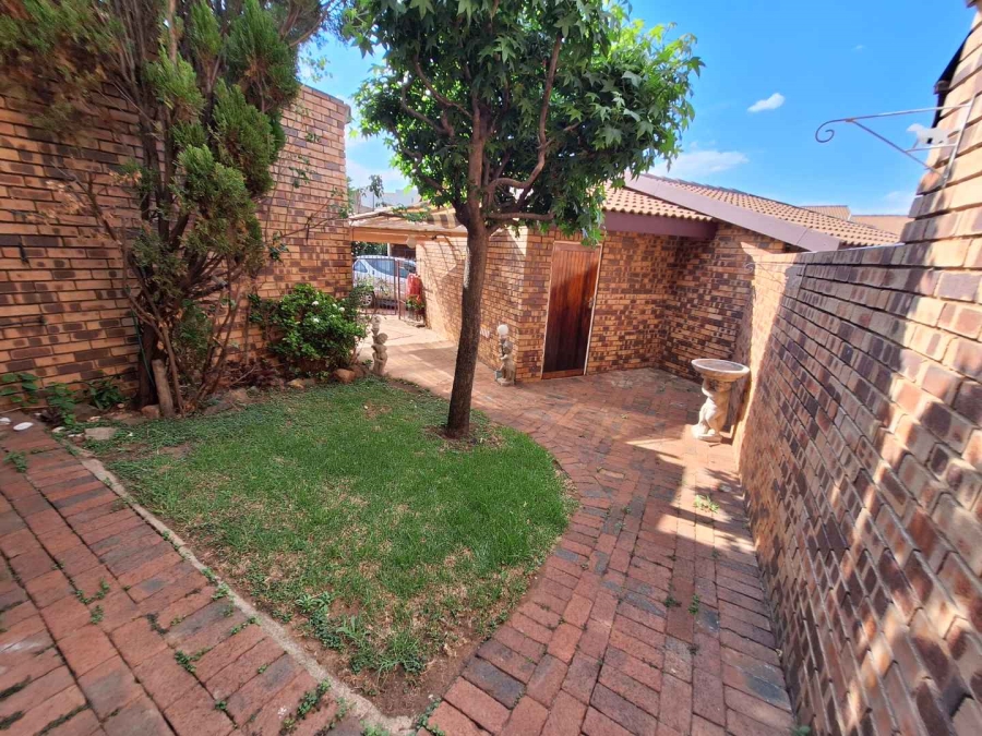 To Let 2 Bedroom Property for Rent in Blackheath Gauteng