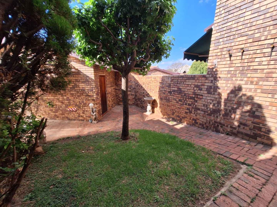 To Let 2 Bedroom Property for Rent in Blackheath Gauteng