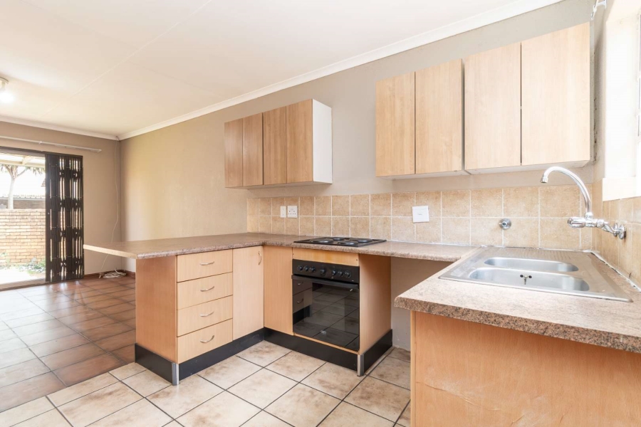 2 Bedroom Property for Sale in Wilgeheuwel Gauteng