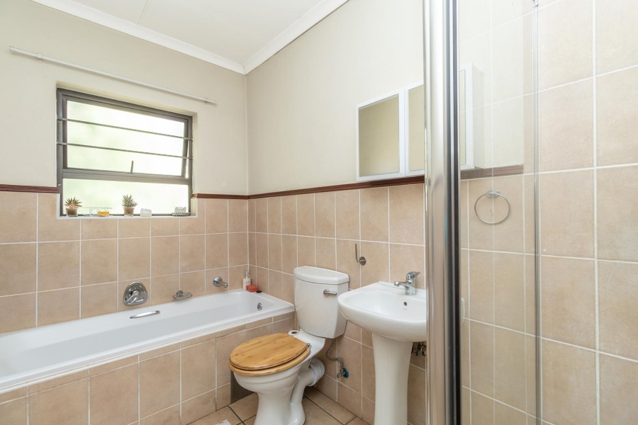 To Let 2 Bedroom Property for Rent in Paulshof Gauteng