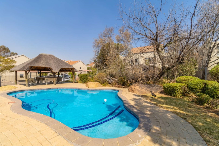 To Let 2 Bedroom Property for Rent in Paulshof Gauteng