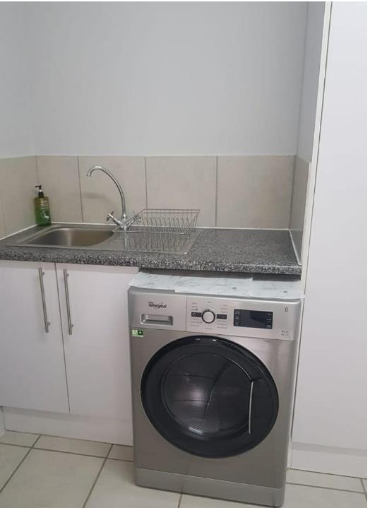 To Let 2 Bedroom Property for Rent in Waverley Gauteng