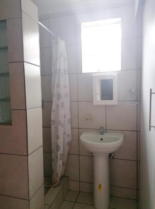 To Let 2 Bedroom Property for Rent in Waverley Gauteng