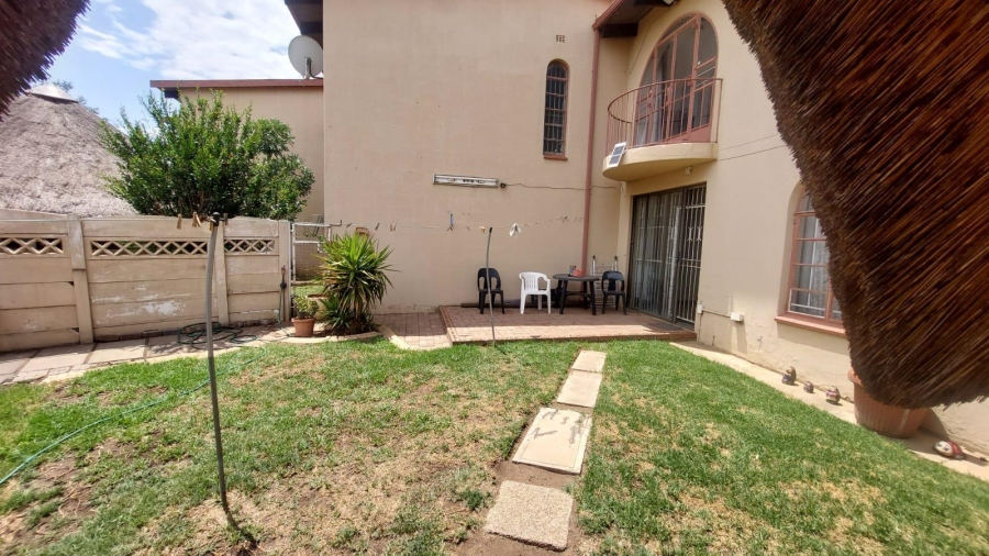 To Let 3 Bedroom Property for Rent in New Market Gauteng