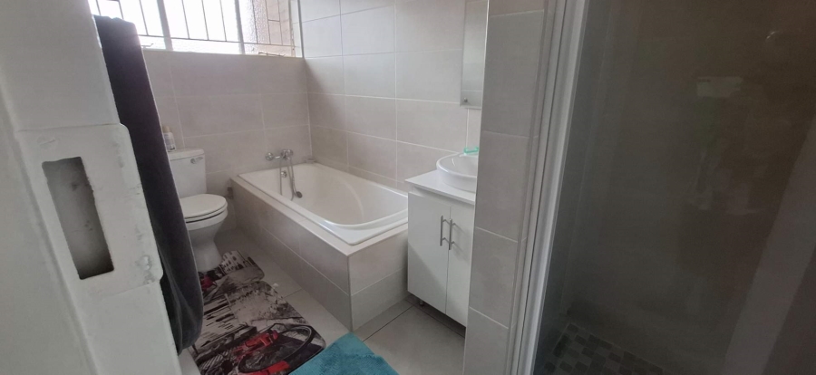 3 Bedroom Property for Sale in Brackenhurst Gauteng