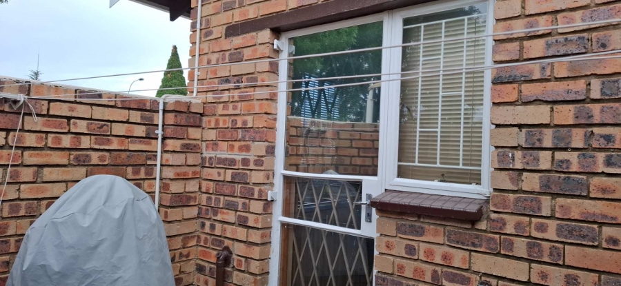 3 Bedroom Property for Sale in Brackenhurst Gauteng