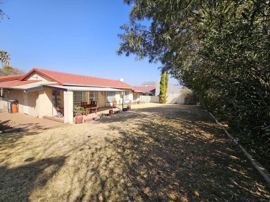 3 Bedroom Property for Sale in Mulbarton Gauteng