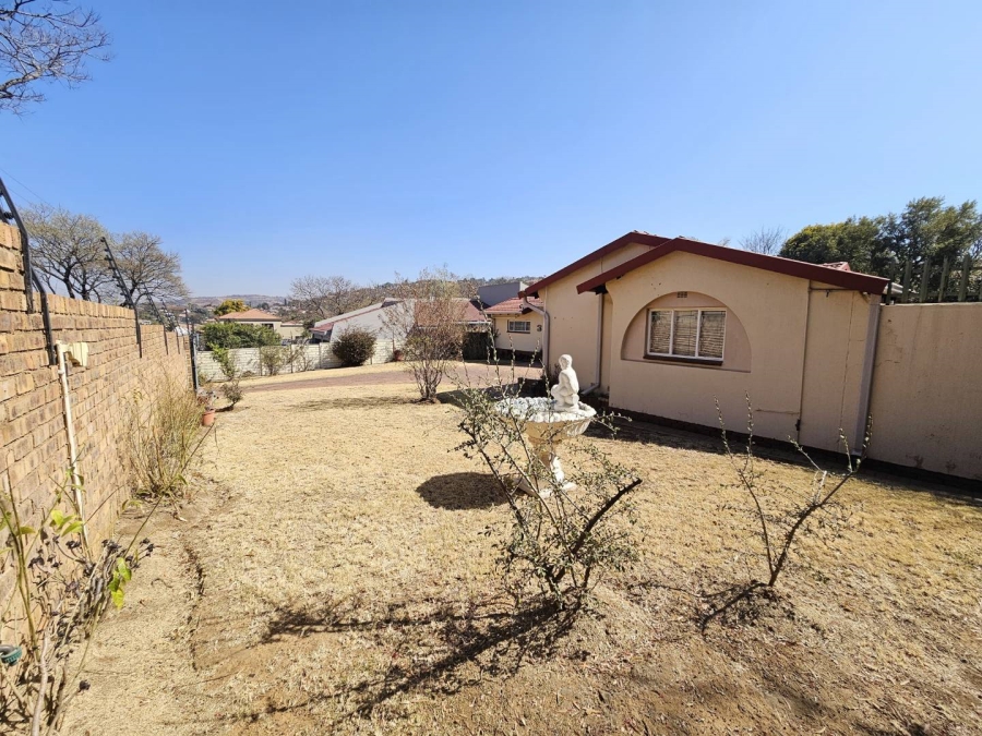 3 Bedroom Property for Sale in Mulbarton Gauteng