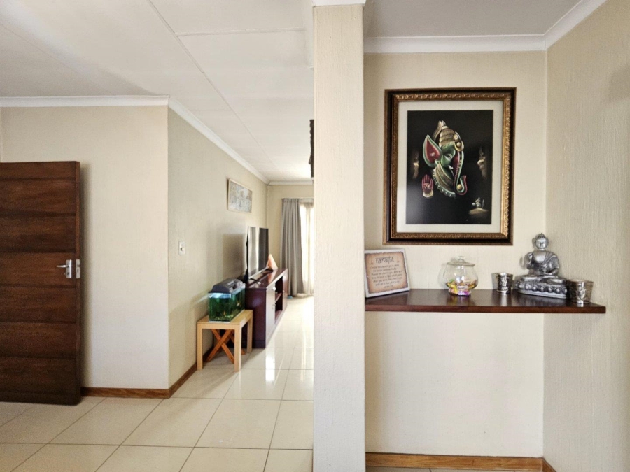 3 Bedroom Property for Sale in Mulbarton Gauteng