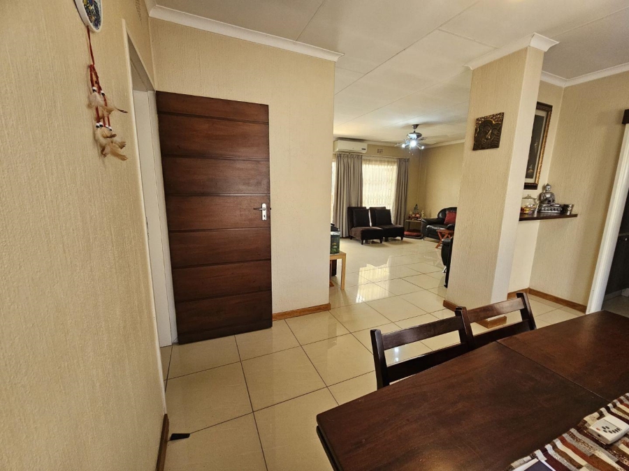 3 Bedroom Property for Sale in Mulbarton Gauteng