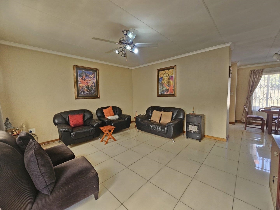 3 Bedroom Property for Sale in Mulbarton Gauteng