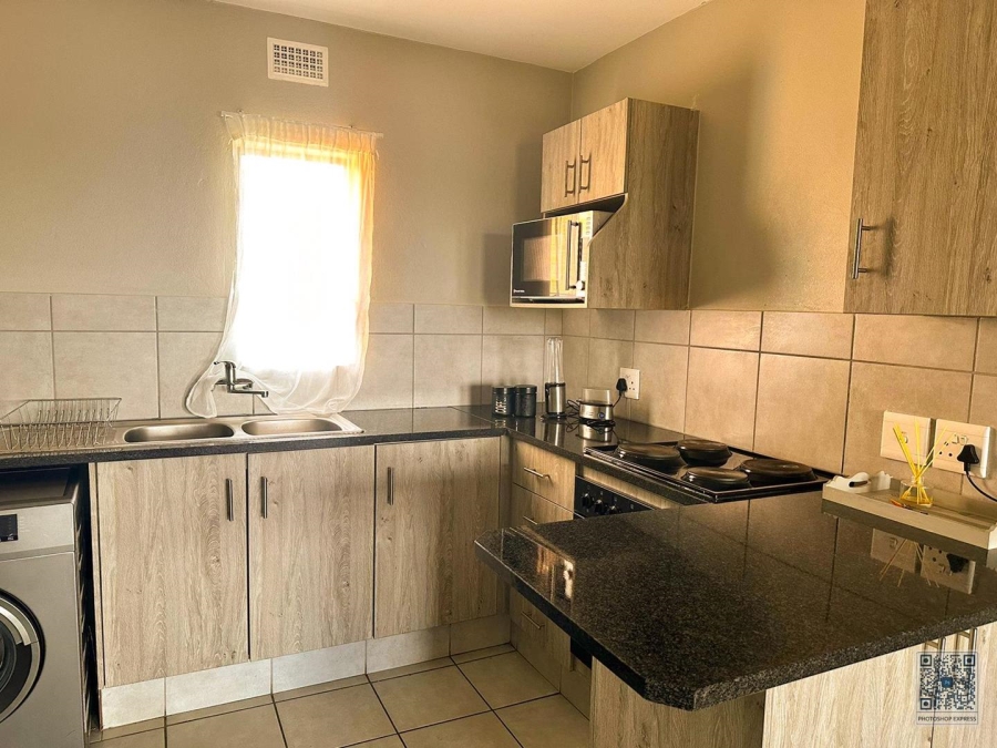 2 Bedroom Property for Sale in Heuweloord Gauteng