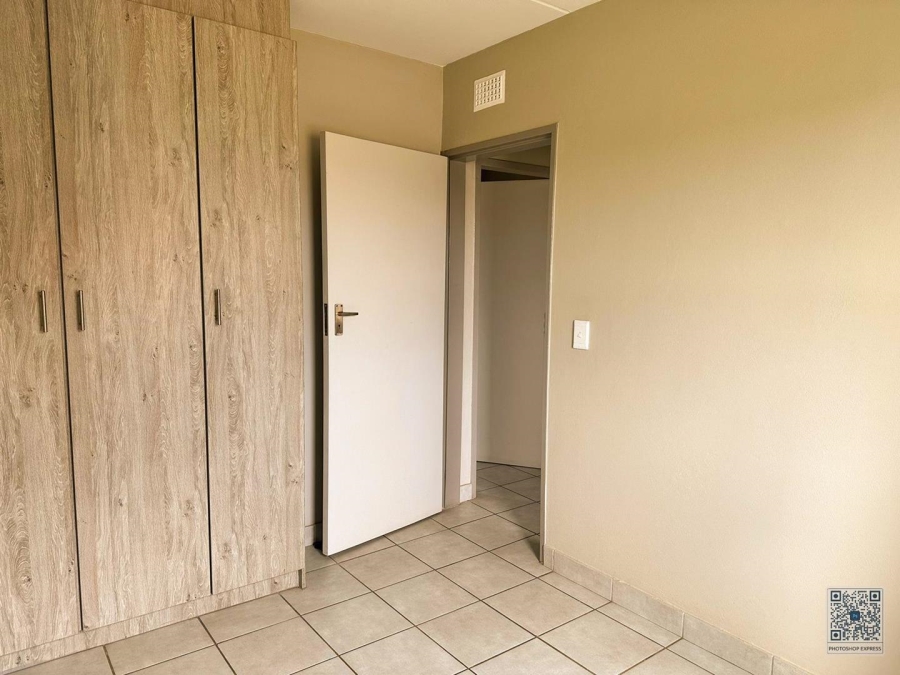 2 Bedroom Property for Sale in Heuweloord Gauteng