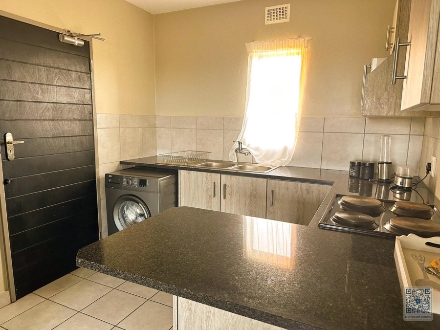 2 Bedroom Property for Sale in Heuweloord Gauteng