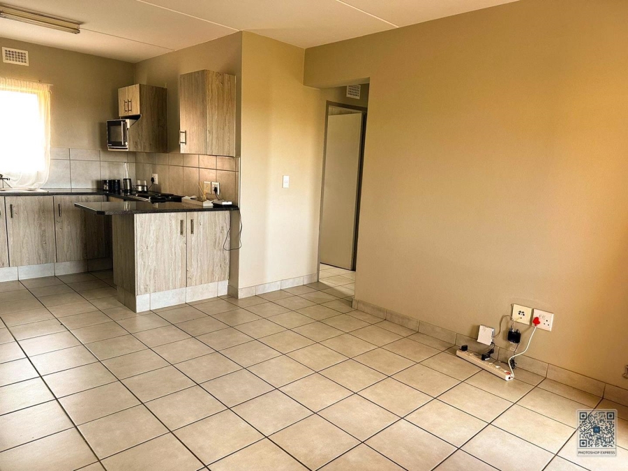 2 Bedroom Property for Sale in Heuweloord Gauteng