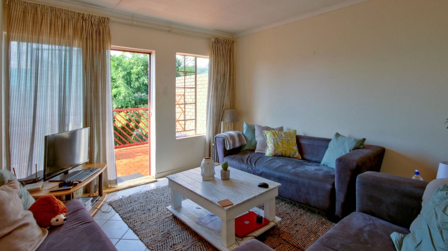 To Let 2 Bedroom Property for Rent in Faerie Glen Gauteng